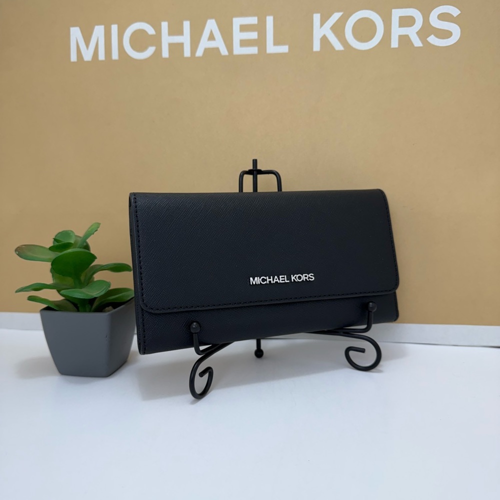 Michael Kors Wallet Trifold - Picture 3 of 9